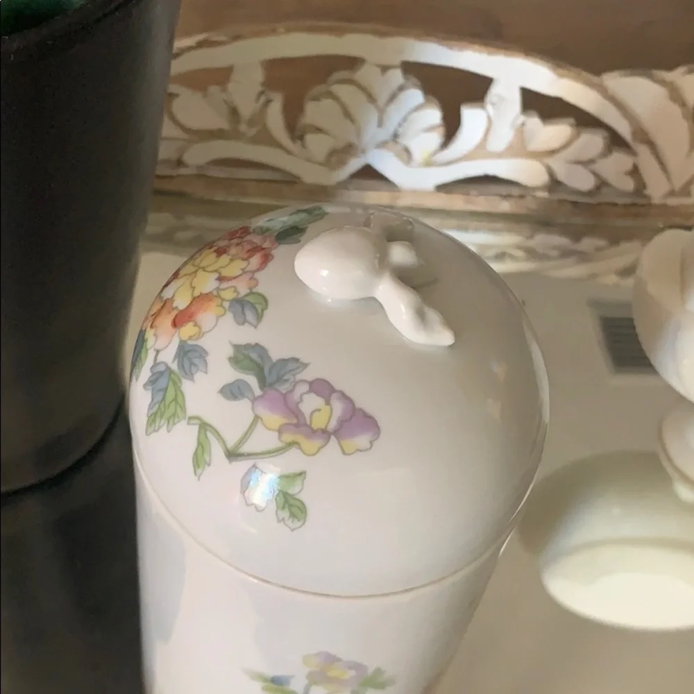 Elizabeth Arden vintage vanity jar